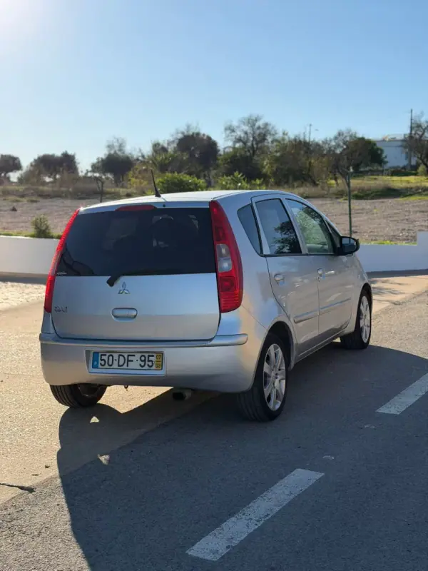 Mitsubishi Colt 2007 - 5900 EUR, 196804 km - AUTO.MOTO.pt - 196804km - foto 4 de 7