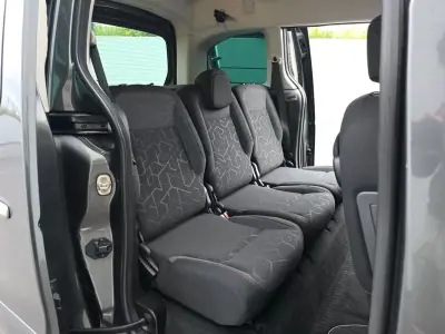 Peugeot Partner 2017 - 12490 EUR, 129000 km - AUTO.MOTO.pt - 129000km - foto 24 de 27