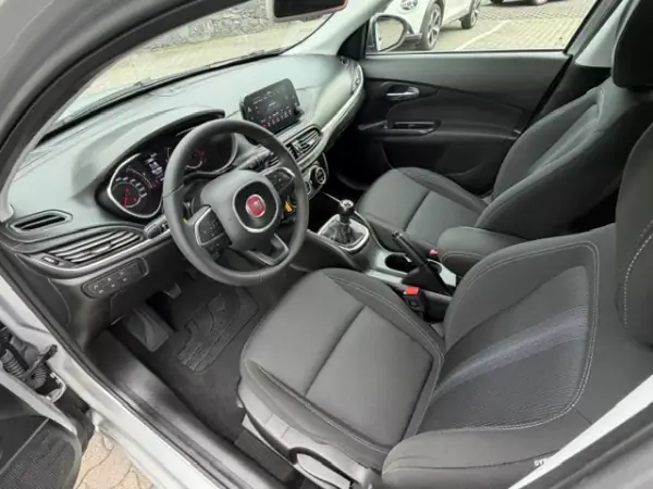 Fiat Tipo Station Wagon 2020 - 14900 EUR, 55800 km - AUTO.MOTO.pt - 55800km - foto 11 de 12