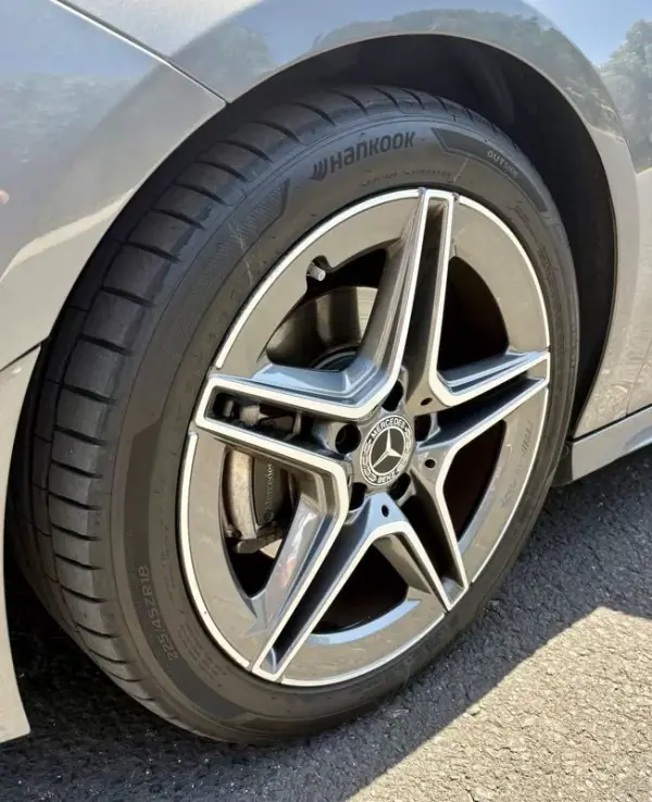 Mercedes-Benz CLA 180 2020 - 29250 EUR, 35489 km - AUTO.MOTO.pt - 35489km - foto 7 de 23