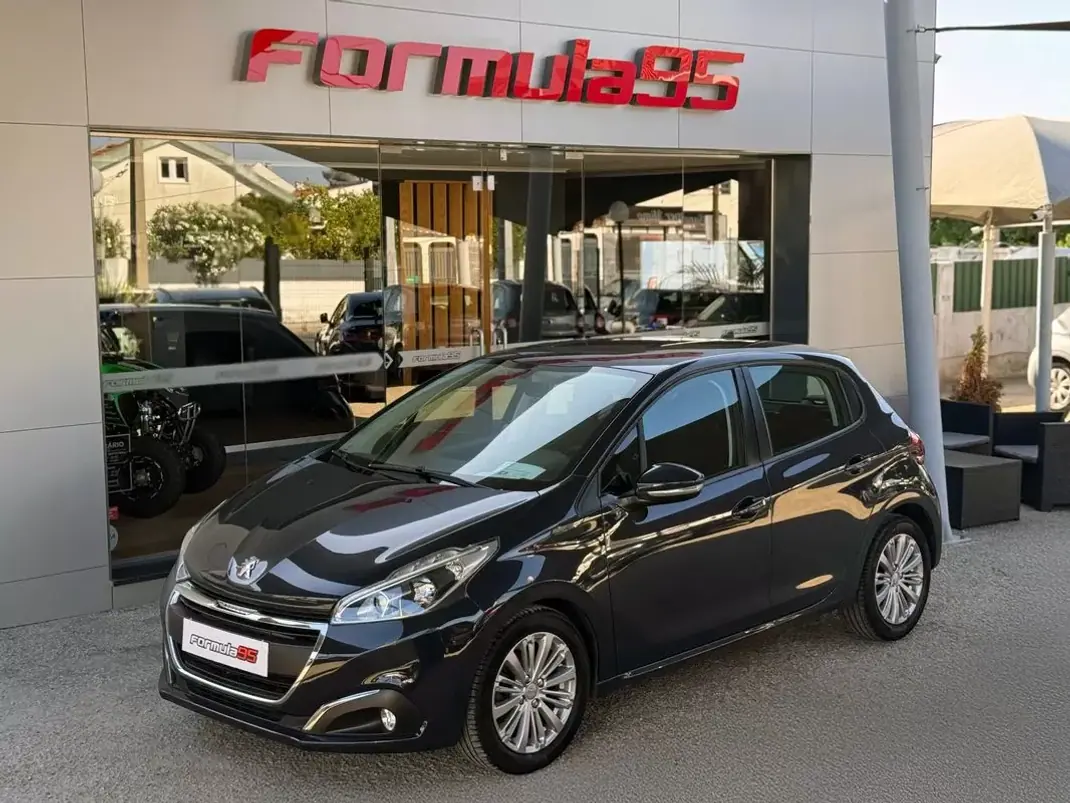 Peugeot 208 2019 - 11900 EUR, 151021 km - AUTO.MOTO.pt - 151021km - foto 10 de 21