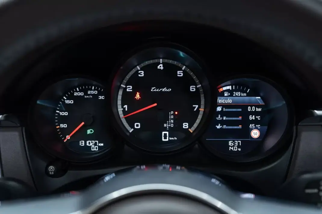 Porsche Macan 2016 - 49950 EUR, 131000 km - AUTO.MOTO.pt - 131000km - foto 29 de 53