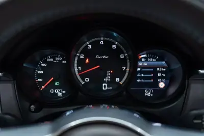 Porsche Macan 2016 - 49950 EUR, 131000 km - AUTO.MOTO.pt - 131000km - foto 29 de 53