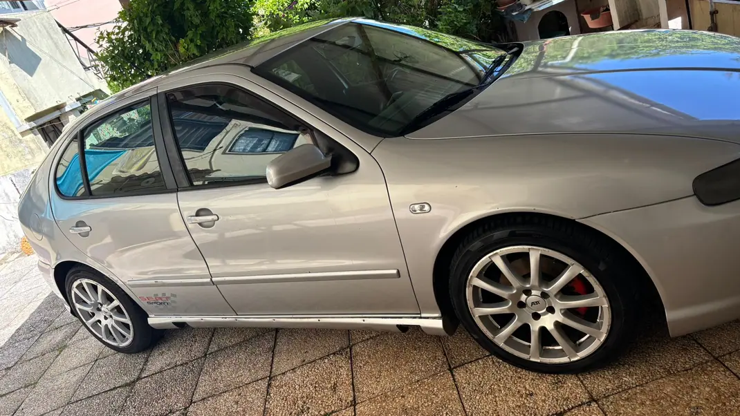 SEAT Leon 2002 - 6000 EUR, 315000 km - 315000km - foto 2 de 14