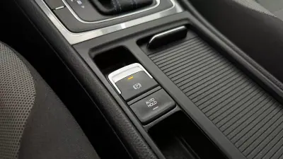 Volkswagen e-Golf 2019 - 16490 EUR, 74201 km - 74201km - foto 21 de 27