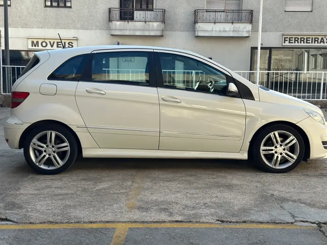 Mercedes-Benz B 200 2009 - 7500 EUR, 281813 km - 281813km - foto 4 de 19