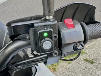 Kawasaki Versys 2015 - 8490 EUR, 79000 km - AUTO.MOTO.pt - 79000km - foto 13 de 22