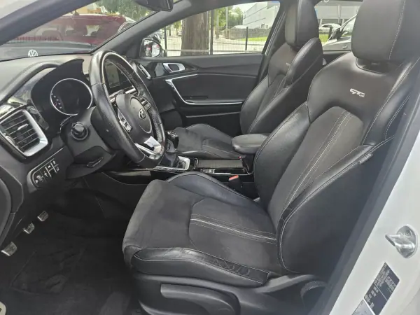 Kia ProCeed 2020 - 17400 EUR, 119400 km - AUTO.MOTO.pt - 119400km - foto 33 de 69