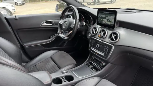 Mercedes-Benz CLA 200 2017 - 21800 EUR, 181000 km - AUTO.MOTO.pt - 181000km - foto 45 de 55