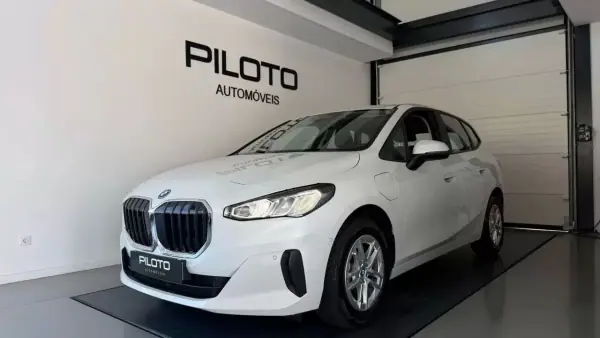 BMW 225xe Active Tourer e xDrive 2023 Híbrido Plug-In — 81 918 km BMW 225xe Active Tourer 2023