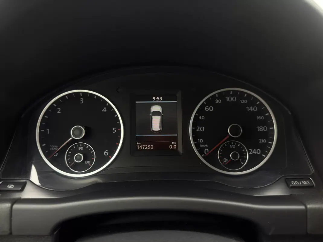Volkswagen Tiguan 2011 - 13800 EUR, 147290 km - 147290km - foto 18 de 26