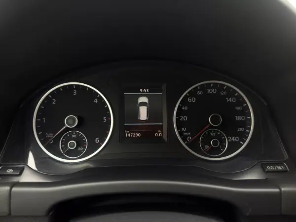 Volkswagen Tiguan 2011 - 13800 EUR, 147290 km - AUTO.MOTO.pt - 147290km - foto 18 de 26
