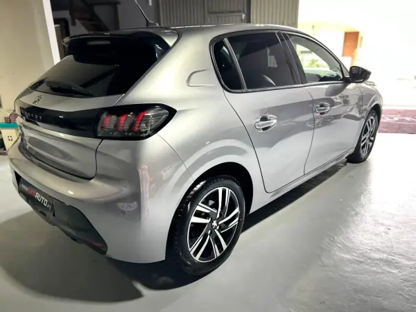 Peugeot 208 2020 - 13900 EUR, 160000 km - AUTO.MOTO.pt - 160000km - foto 5 de 35