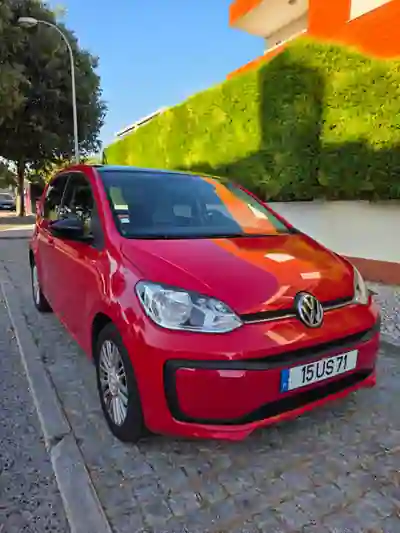 Volkswagen Up! 2018 - 8950 EUR, 81737 km - AUTO.MOTO.pt - 81737km - foto 3 de 15