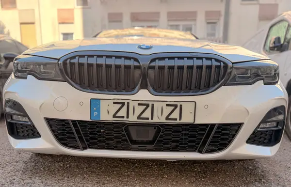 BMW 320 2019 - 29666 EUR, 138500 km - 138500km - foto 6 de 14