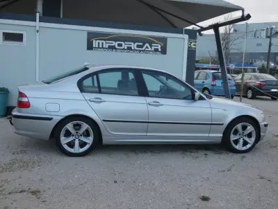 BMW 320 2004 - 7250 EUR, 270000 km - AUTO.MOTO.pt - 270000km - foto 5 de 28