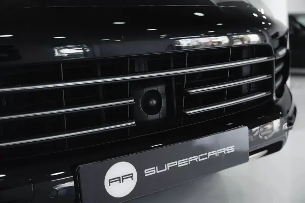 Porsche Cayenne E Hybrid Tiptronic S Platinum Edition 2018 Híbrido Plug-In — 120 059 km · Ilha de Porto Santo Porsche Cayenne E Hybrid Tiptronic S Platinum Edition 2018 Híbrido Plug-In