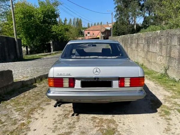 Mercedes-Benz 280 1982 - 11900 EUR, 215000 km - AUTO.MOTO.pt - 215000km - foto 5 de 23