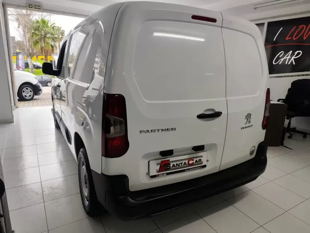Peugeot Partner 1.6 HDI , 3 Lug. , Iva Dedutivel 2019 - 12480 EUR, 157000 km - AUTO.MOTO.pt - 157000km - foto 11 de 21