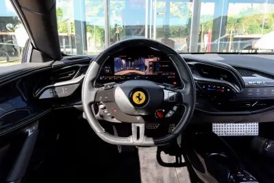 Ferrari SF90 2021 - 685000 EUR, 858 km - AUTO.MOTO.pt - 858km - foto 7 de 13