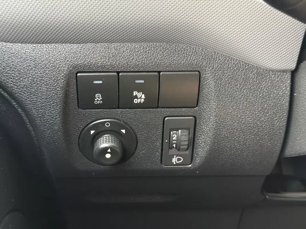 Citroën BERLINGO 1.6hdi 3L AUTOMATICA 2017 - 9950 EUR, 219000 km - AUTO.MOTO.pt - 219000km - foto 19 de 23