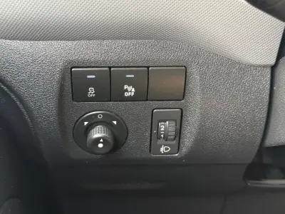 Citroën BERLINGO 1.6hdi 3L AUTOMATICA 2017 - 9950 EUR, 219000 km - AUTO.MOTO.pt - 219000km - foto 19 de 23