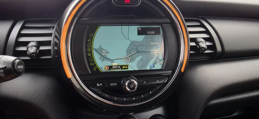 MINI 5 Portas 2018 - 13995 EUR, 77700 km - 77700km - foto 14 de 17