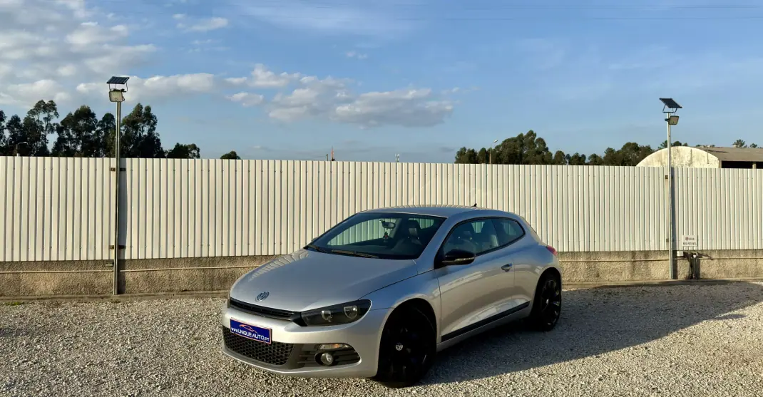 Volkswagen Scirocco 2010 - 9950 EUR, 301000 km - AUTO.MOTO.pt - 301000km - foto 1 de 18