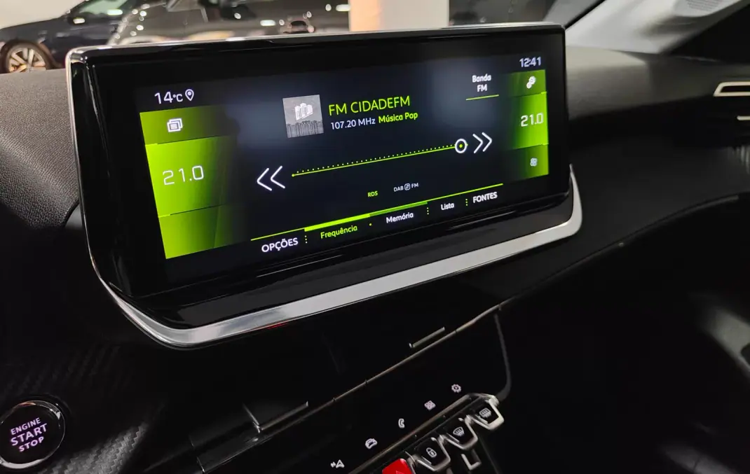 Peugeot 208 2019 - 14500 EUR, 90000 km - AUTO.MOTO.pt - 90000km - foto 49 de 60