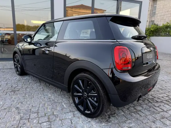 MINI One 2016 - 11900 EUR, 133000 km - AUTO.MOTO.pt - 133000km - foto 32 de 86
