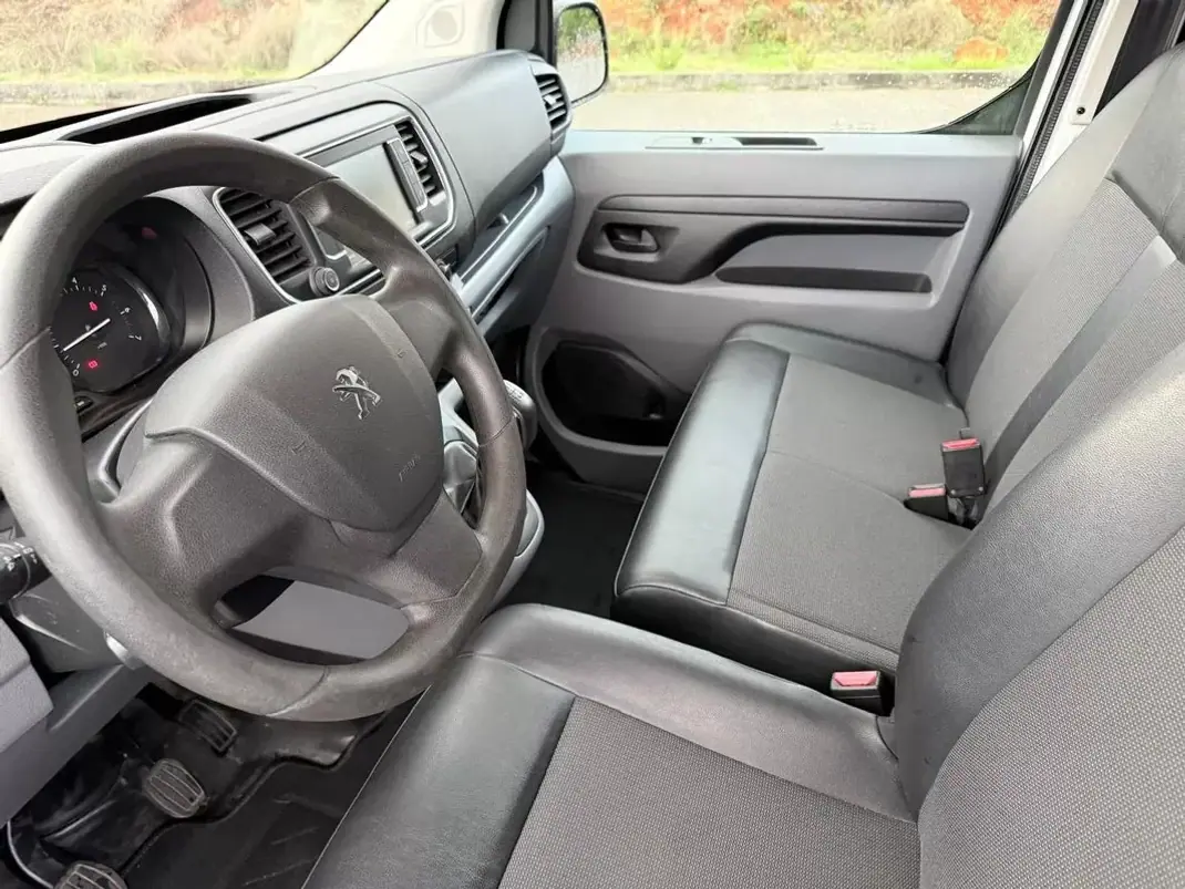 Peugeot EXPERT 1.6 BlueHDi L2H1 Premium 2019 - 12900 EUR, 173010 km - AUTO.MOTO.pt - 173010km - foto 18 de 21