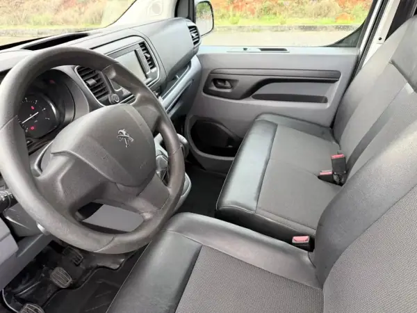 Peugeot EXPERT 1.6 BlueHDi L2H1 Premium 2019 - 12900 EUR, 173010 km - AUTO.MOTO.pt - 173010km - foto 18 de 21