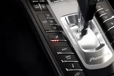 Porsche Panamera 2012 - 42500 EUR, 169168 km - AUTO.MOTO.pt - 169168km - foto 11 de 17