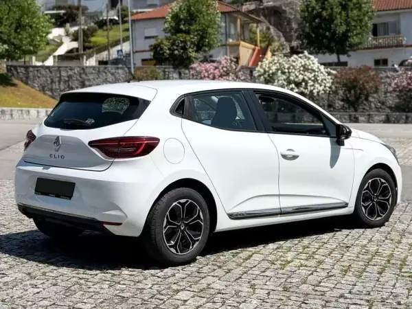 Renault Clio 2020 - 9990 EUR, 131695 km - AUTO.MOTO.pt - 131695km - foto 3 de 10