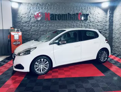 Peugeot 208 2015 — foto 6 de 33