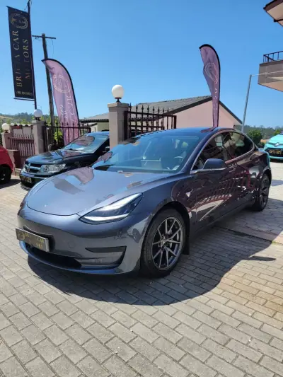 Tesla Model 3 2020 - 32990 EUR, 60000 km - foto 6 de 14