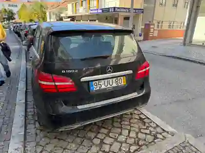 Mercedes-Benz B 180 2018 - 14500 EUR, 106000 km - AUTO.MOTO.pt - 106000km - foto 7 de 10