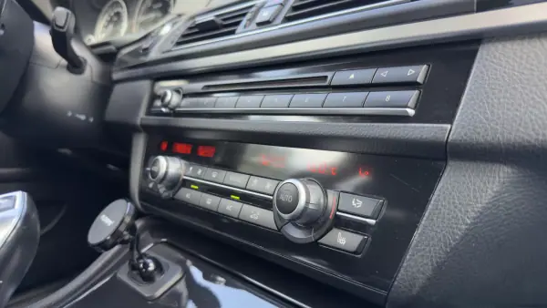 BMW 520 2013 - 16500 EUR, 244000 km - AUTO.MOTO.pt - 244000km - foto 39 de 47
