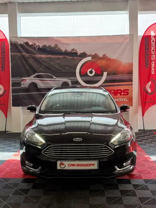 Ford Focus 2018 - 10900 EUR, 145000 km - AUTO.MOTO.pt - 145000km - foto 2 de 9