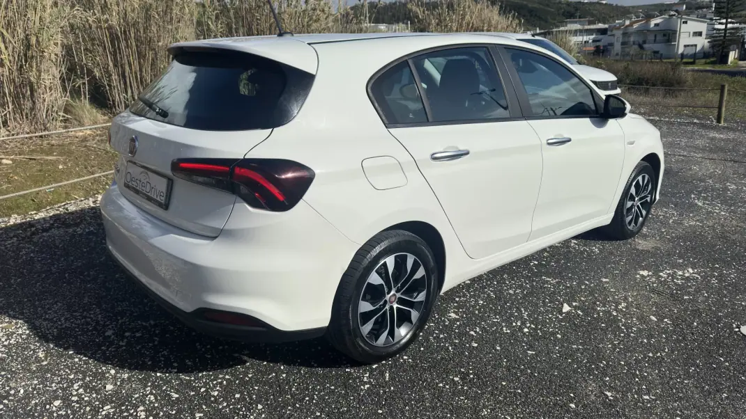 Fiat Tipo 2022 - 13490 EUR, 72000 km - AUTO.MOTO.pt - 72000km - foto 5 de 20