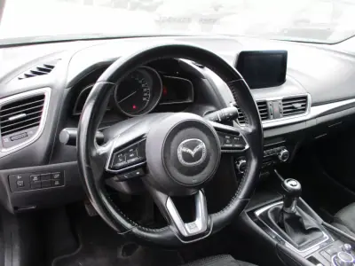 Mazda 3 2018 - 11900 EUR, 135000 km - AUTO.MOTO.pt - 135000km - foto 10 de 13