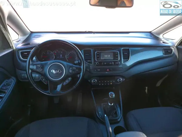Kia Carens 2018 — foto 2 de 24
