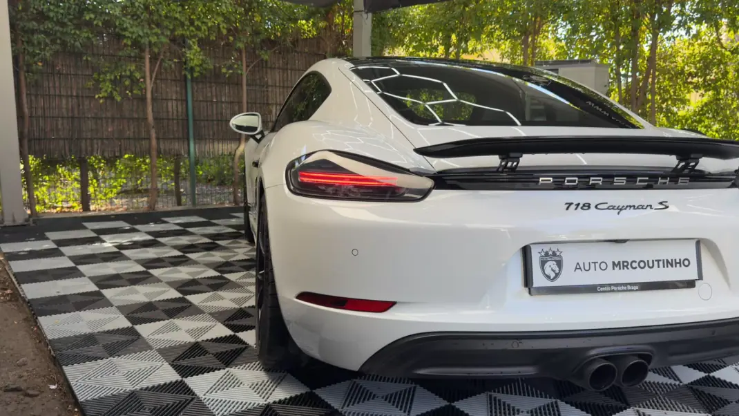 Porsche 718 Cayman 2016 - 59900 EUR, 109000 km - 109000km - foto 18 de 41