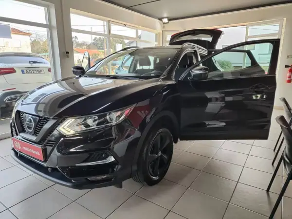 Nissan Qashqai 2017 - 15750 EUR, 155200 km - AUTO.MOTO.pt - 155200km - foto 21 de 37