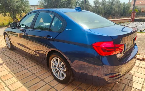 BMW 330 2018 - 15900 EUR, 231000 km - AUTO.MOTO.pt - 231000km - foto 7 de 15