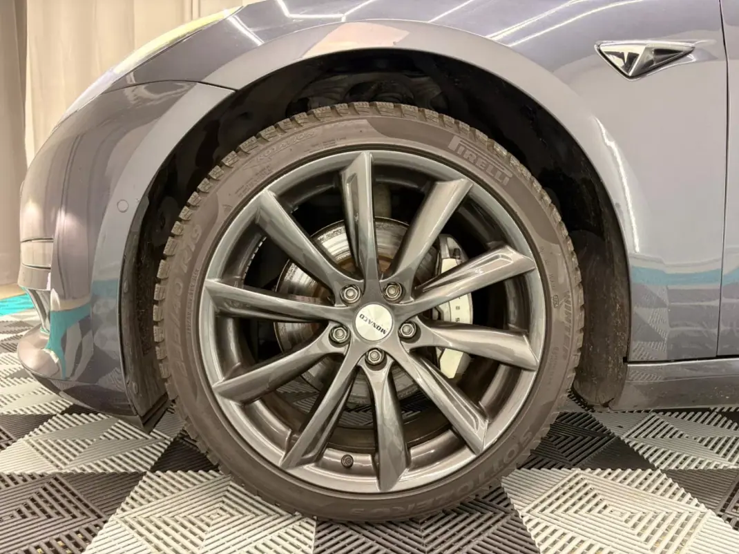 Tesla Model 3 2019 - 24500 EUR, 118000 km - AUTO.MOTO.pt - 118000km - foto 3 de 19