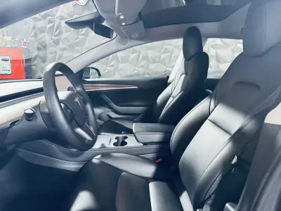 Tesla Model 3 2022 - 32990 EUR, 70718 km - AUTO.MOTO.pt - 70718km - foto 31 de 33