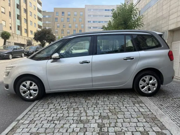 Citroën C4 Grand Picasso 2014 - 8950 EUR, 217000 km - AUTO.MOTO.pt - 217000km - foto 9 de 16