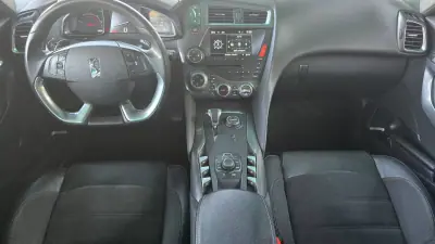 DS DS5 2013 - 10500 EUR, 216565 km - 216565km - foto 8 de 19
