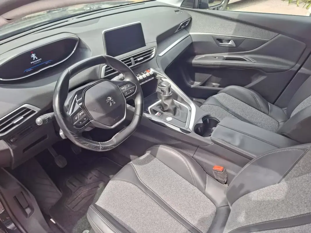 Peugeot 3008 2017 - 13500 EUR, 100000 km - 100000km - foto 19 de 39